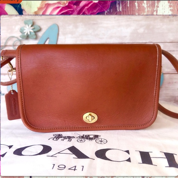 Coach Handbags - VINTAGE COACH BRITISH TAN CROSSBODY PENNY BAG  9755